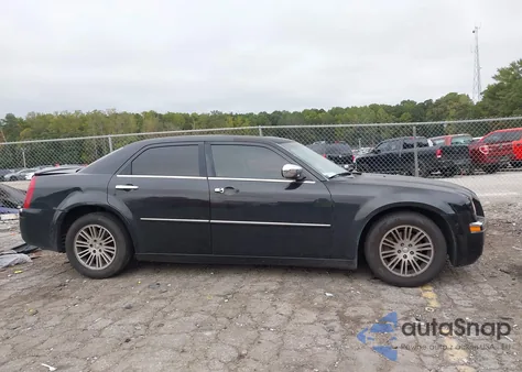 2010 Chrysler 300 Touring/Signature Series/Executive Series z USA, uszkodzony, nr VIN 2C3CA5CV7AH168007